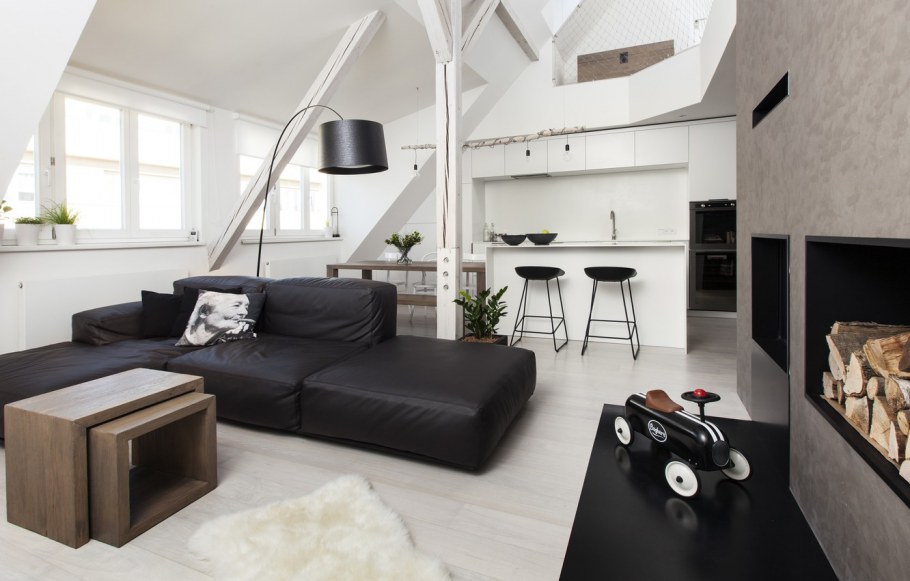 Компьютерный стол в интерьере гостиной