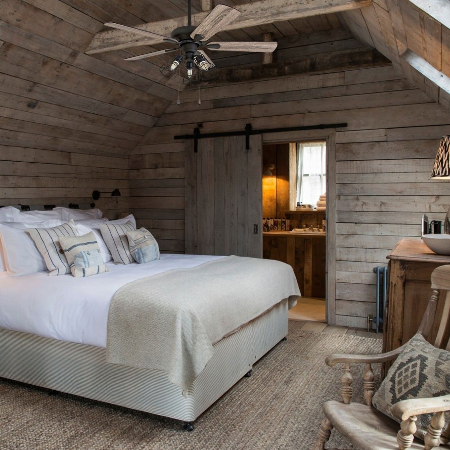 Спальня в деревенском стиле