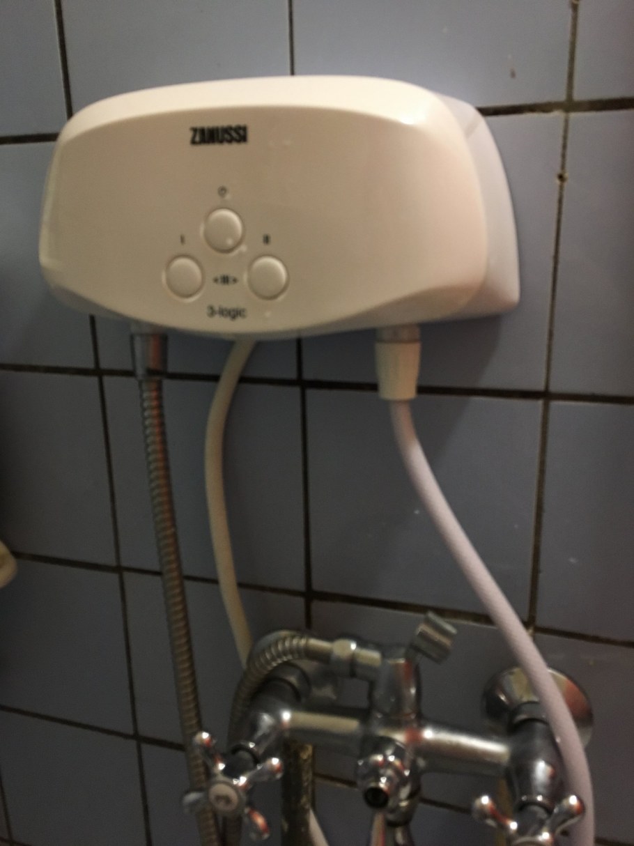 Проточный электрический водонагреватель Zanussi 3-Logic 5,5 TS