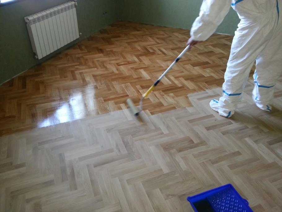 Лакированный деревянный пол