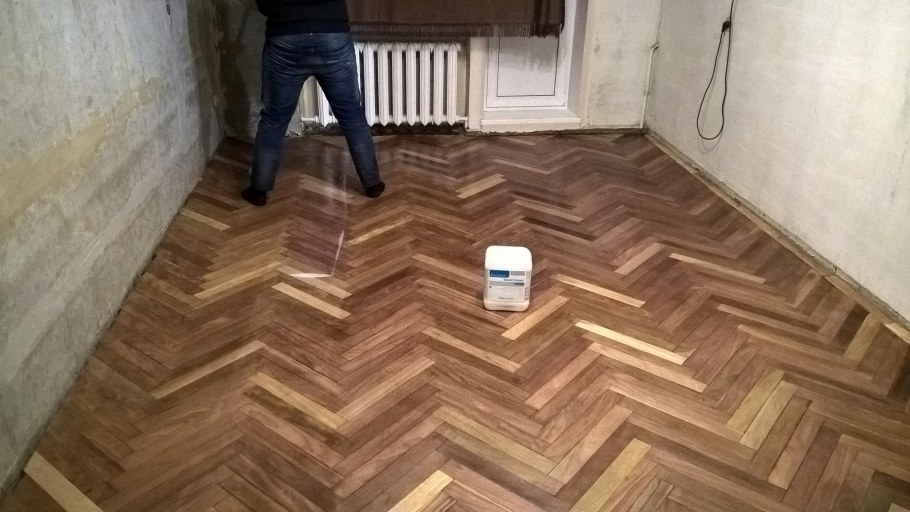 Шлифовка деревянного пола в квартире