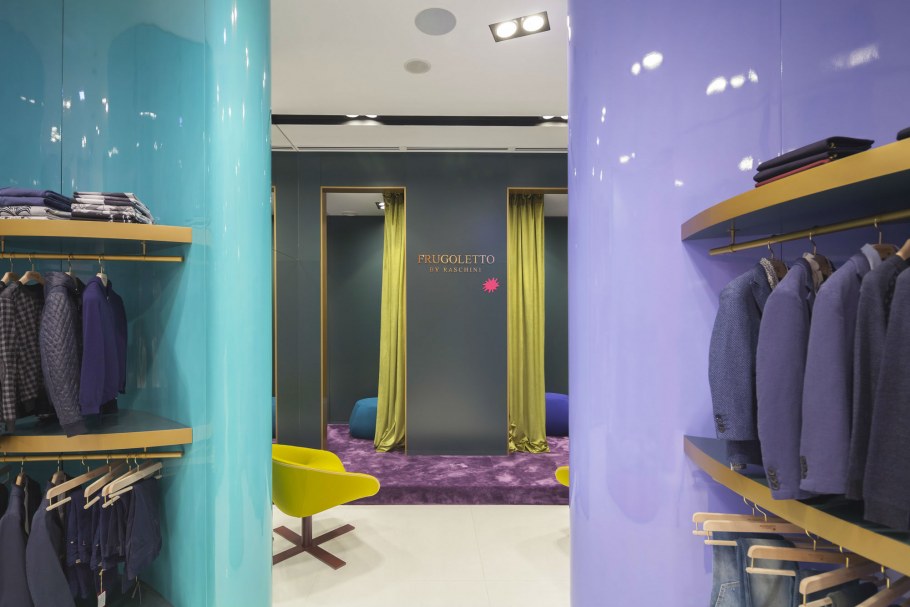 Раздевалка в бутике