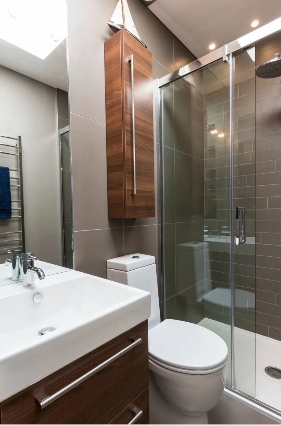 Интерьеры ванной комнаты с ванной 25 квад