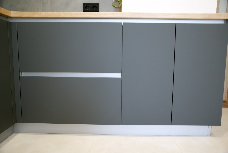 Фасад кухни Fenix grigrio Antrim