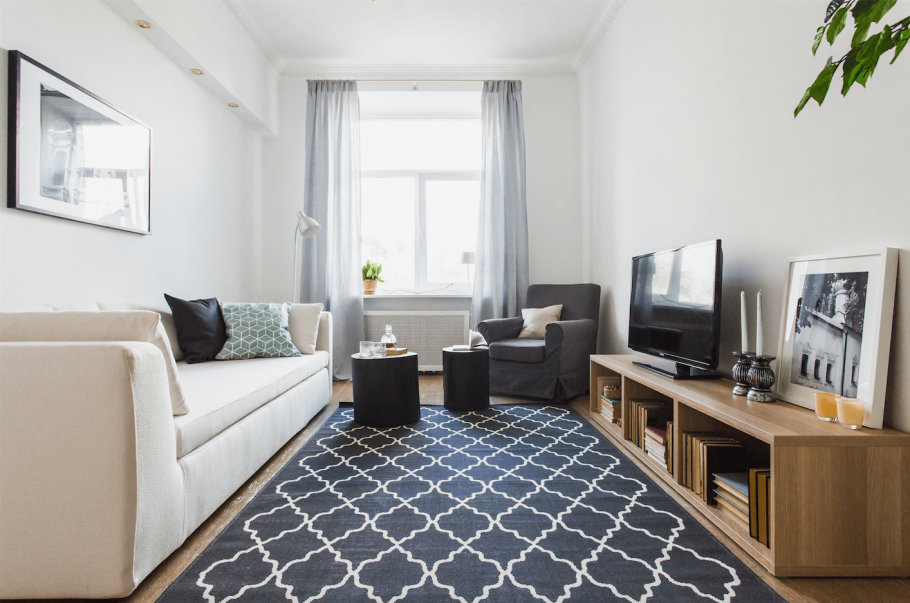 Узкая гостиная в скандинавском стиле