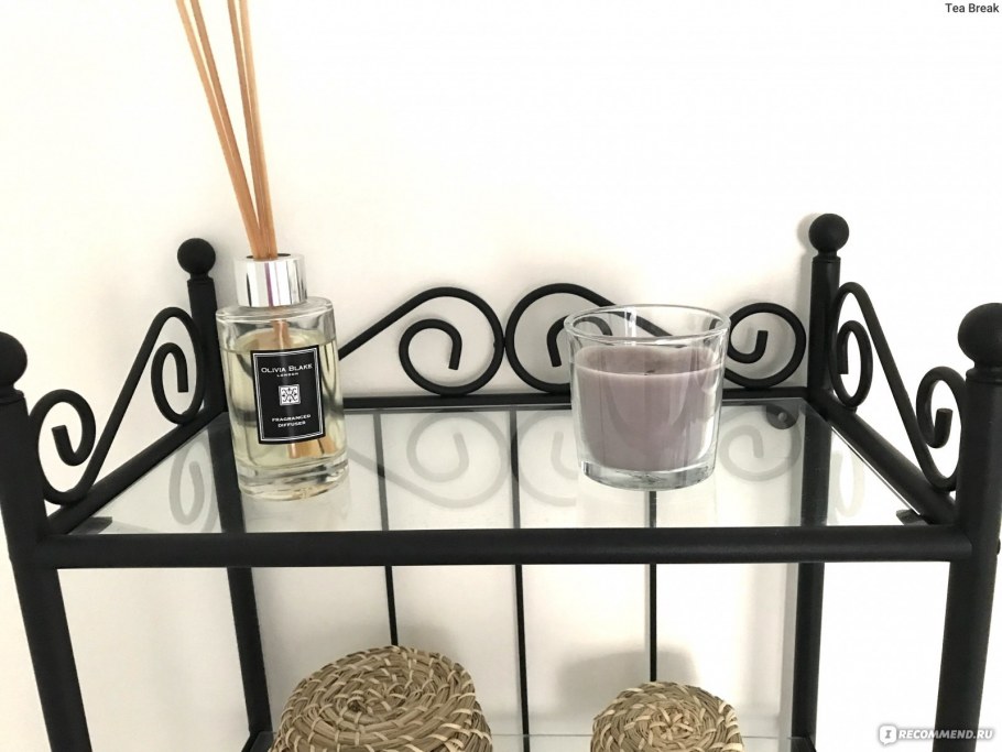 Угловые этажерки из металла