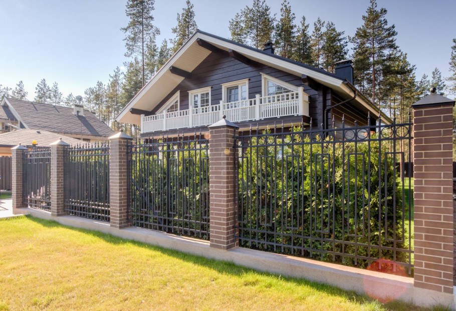 Забор для коттеджа