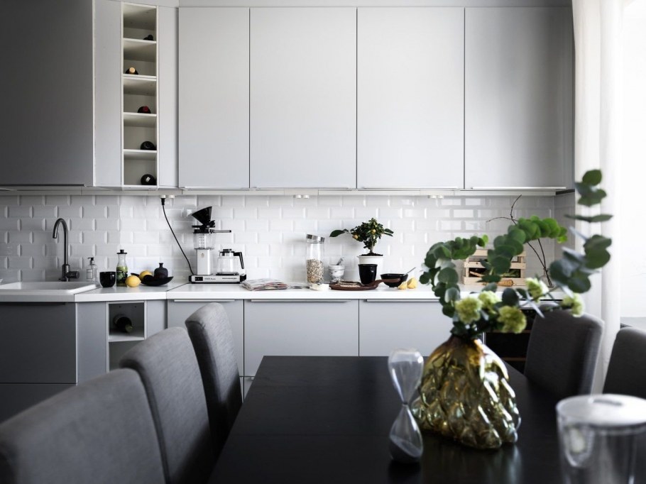 Декор для бело серой кухни