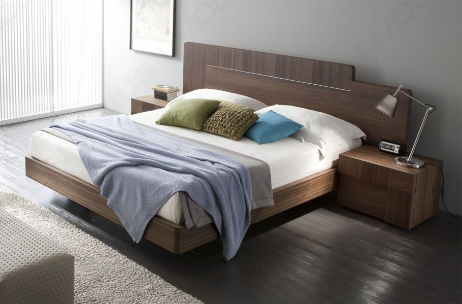 Современная деревянная кровать