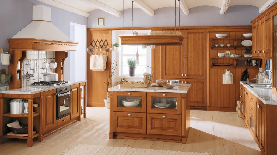 Деревянная мебель для кухни