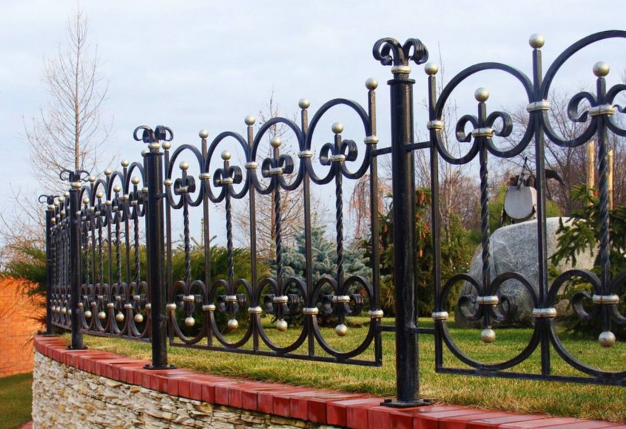 Кованый заборчик