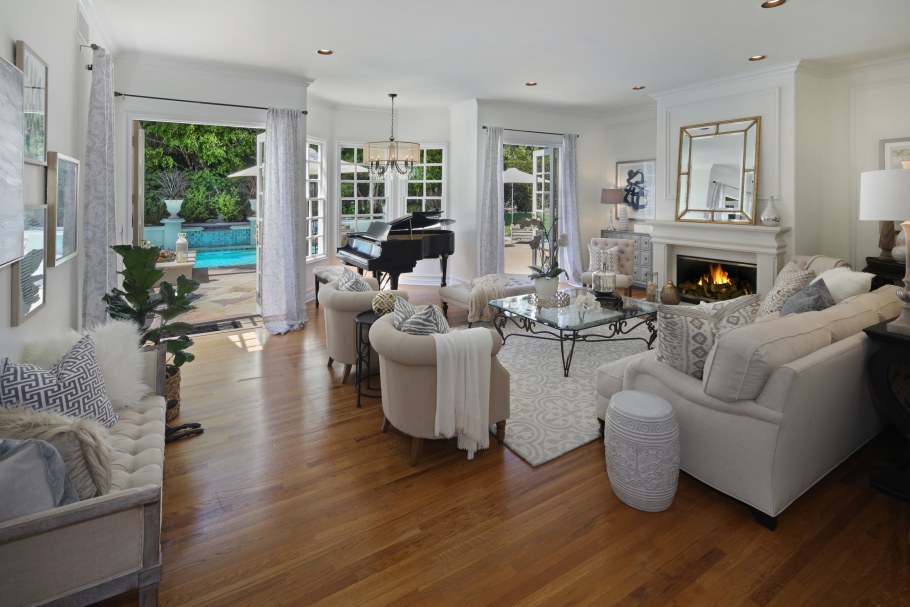 Светлый интерьер