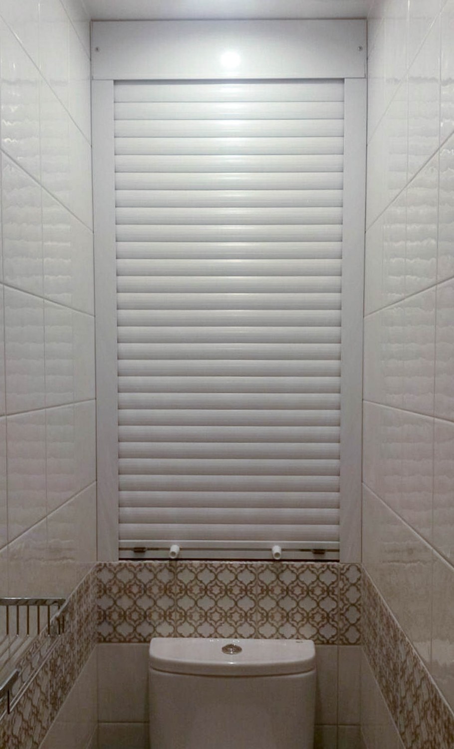 Рольставни Алютех в санузел