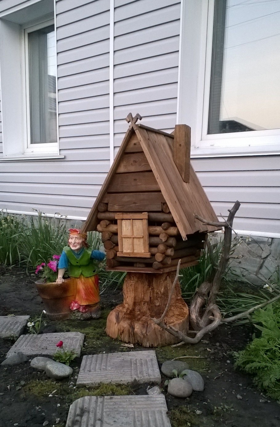 Декоративные домики для дачи