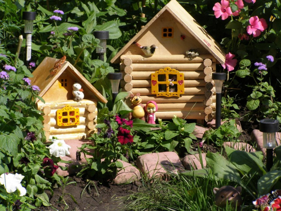 Декоративный домик для сада