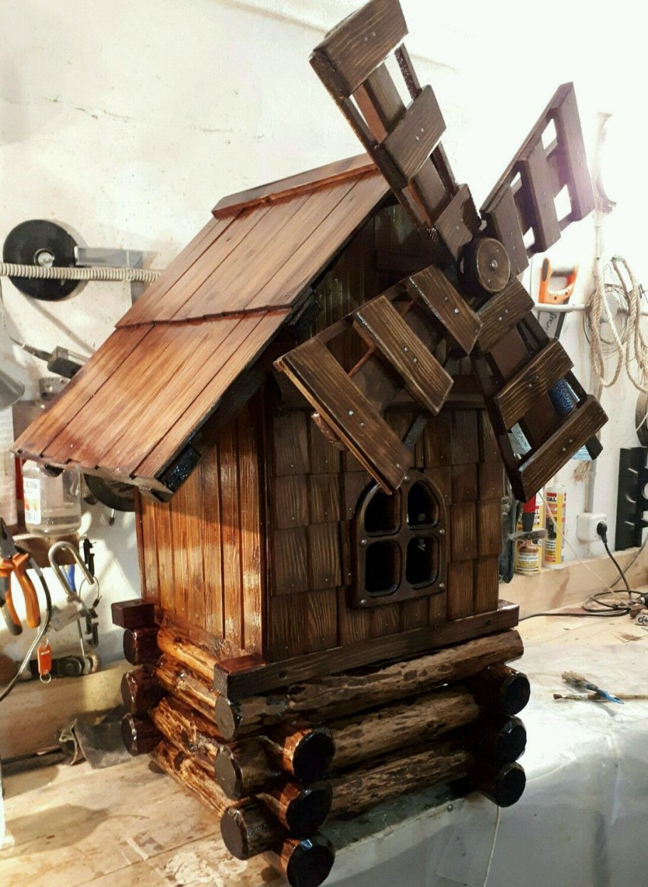 Декоративные домики и мельницы для сада