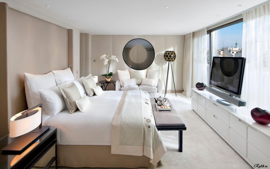 Спальня в бежевом стиле