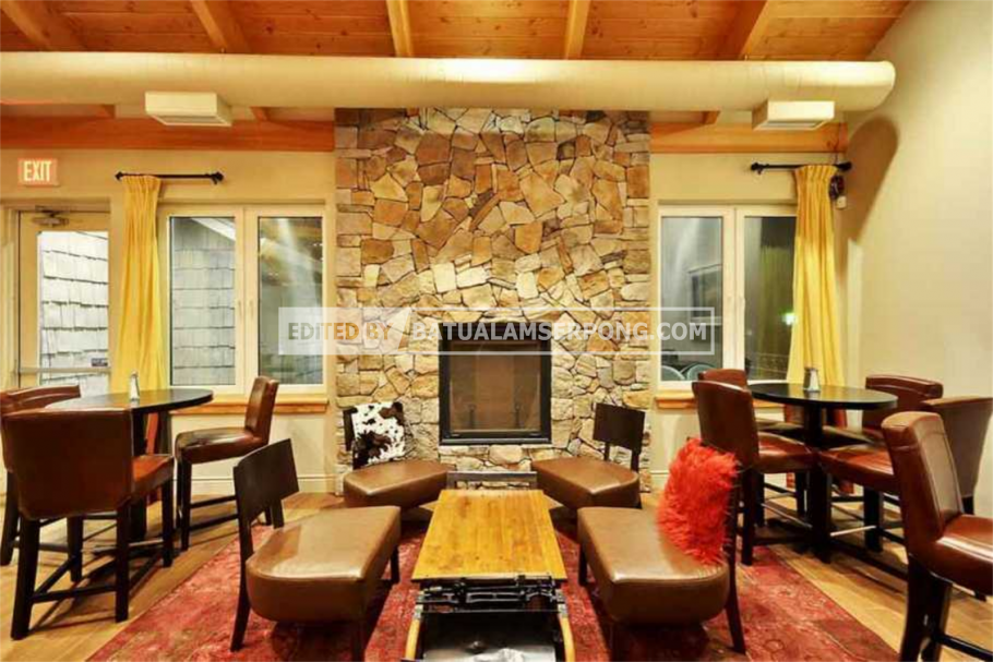 Кирпичная стена в интерьере