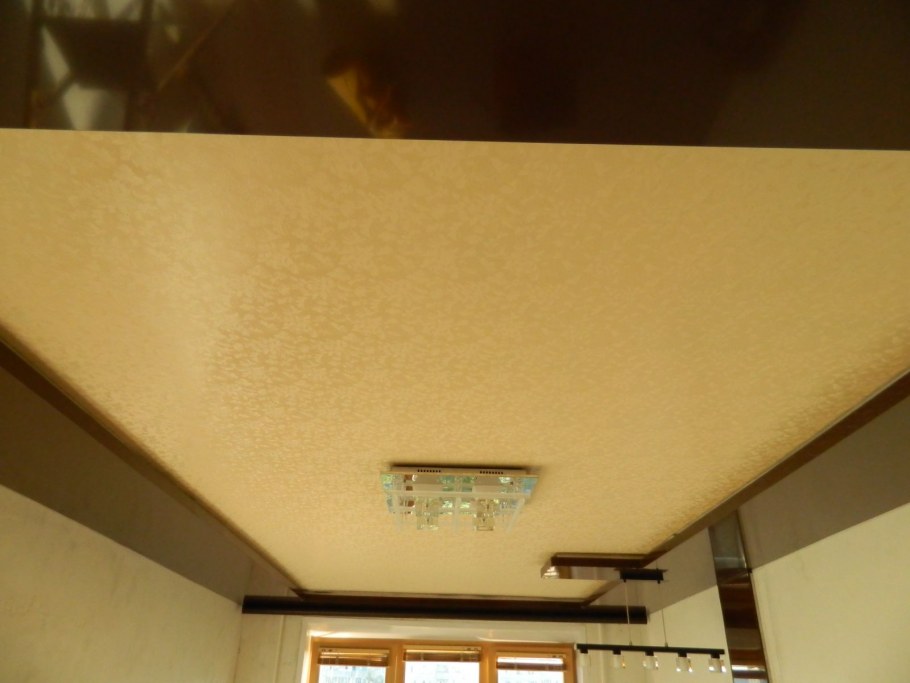 Кривой потолок