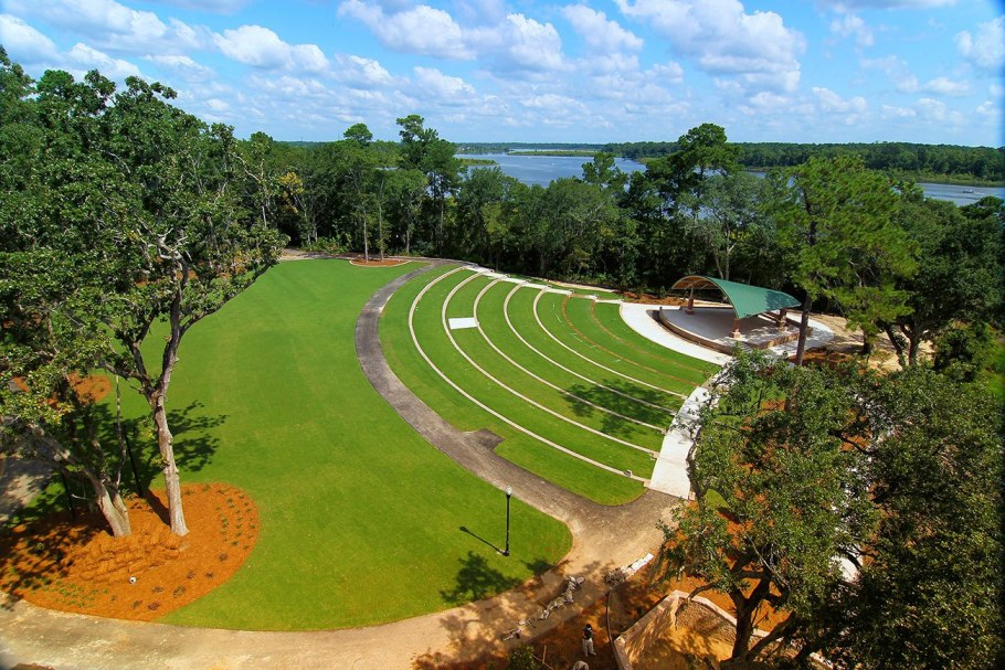 Амфитеатр в ландшафте