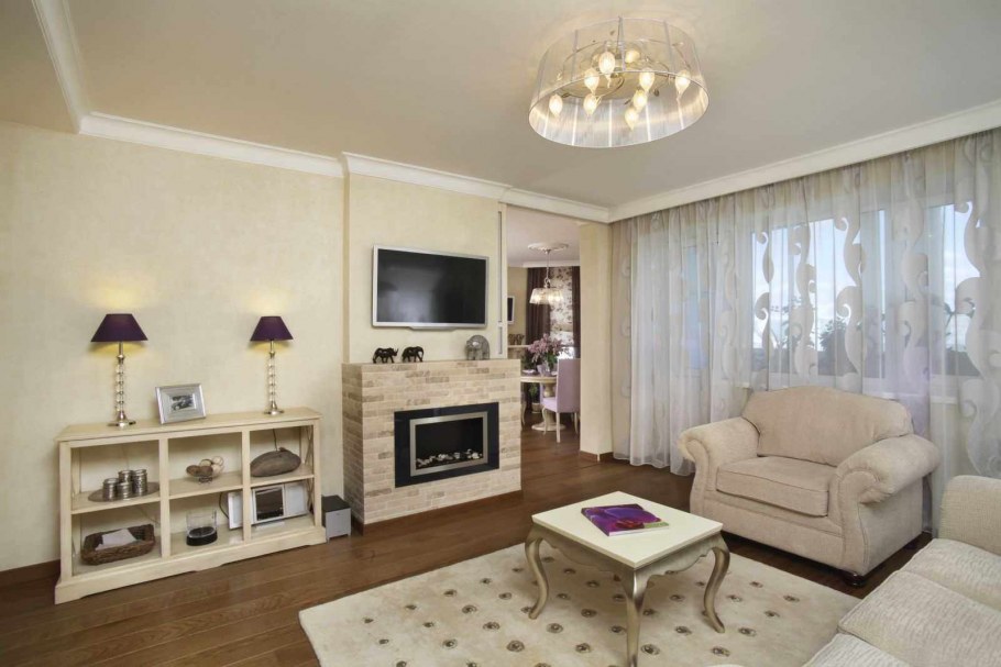 Гостиная с камином в хрущевке