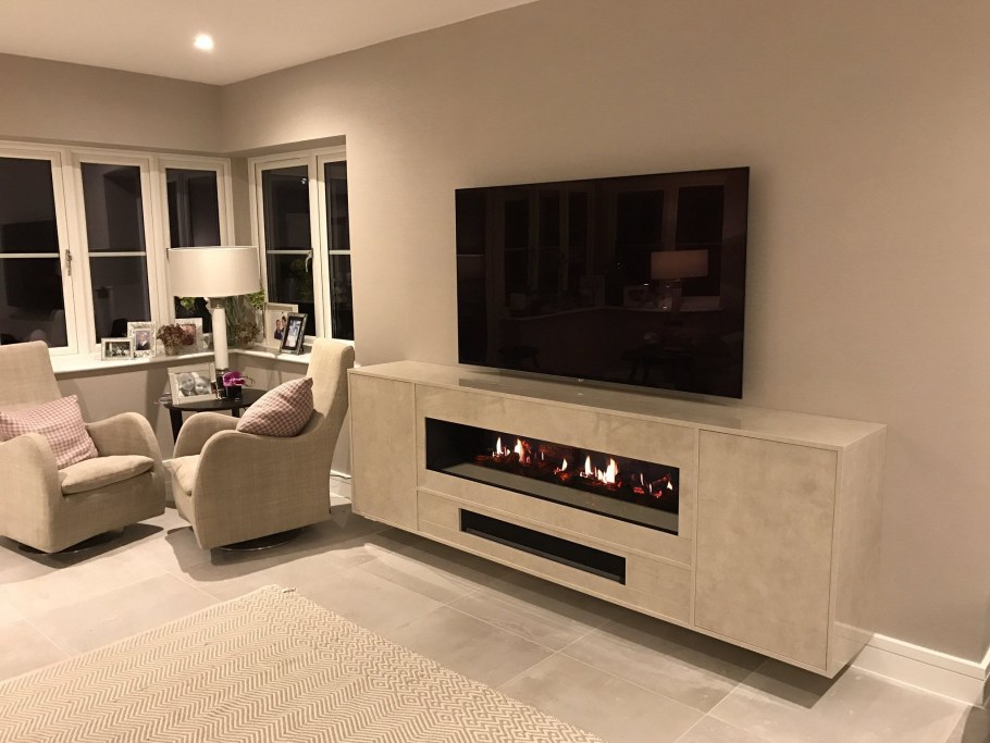 Тумба под телевизор длинная с камином