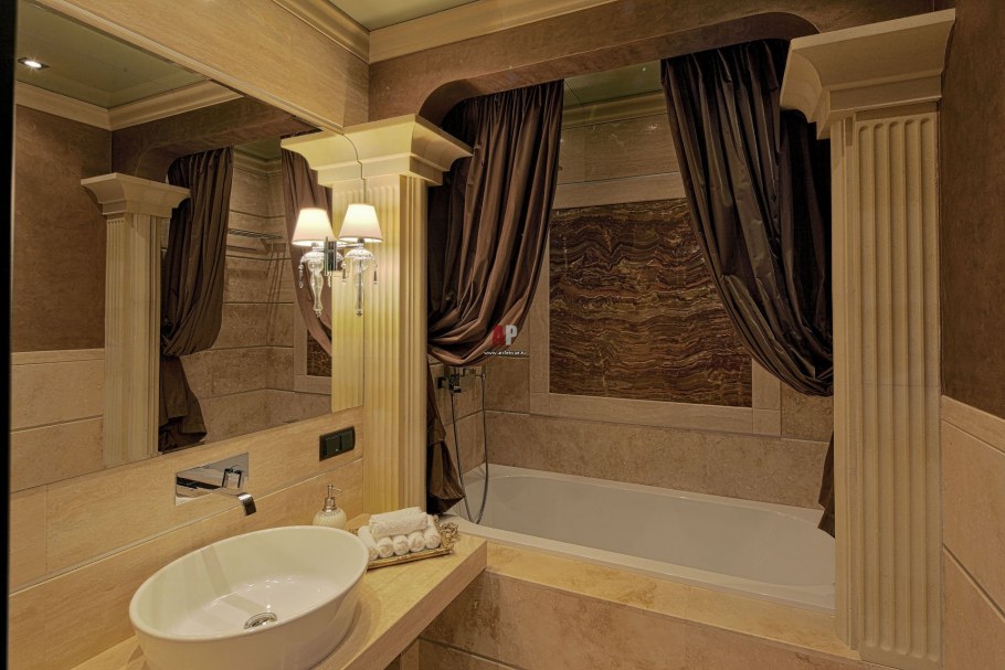Ванная комната в античном стиле
