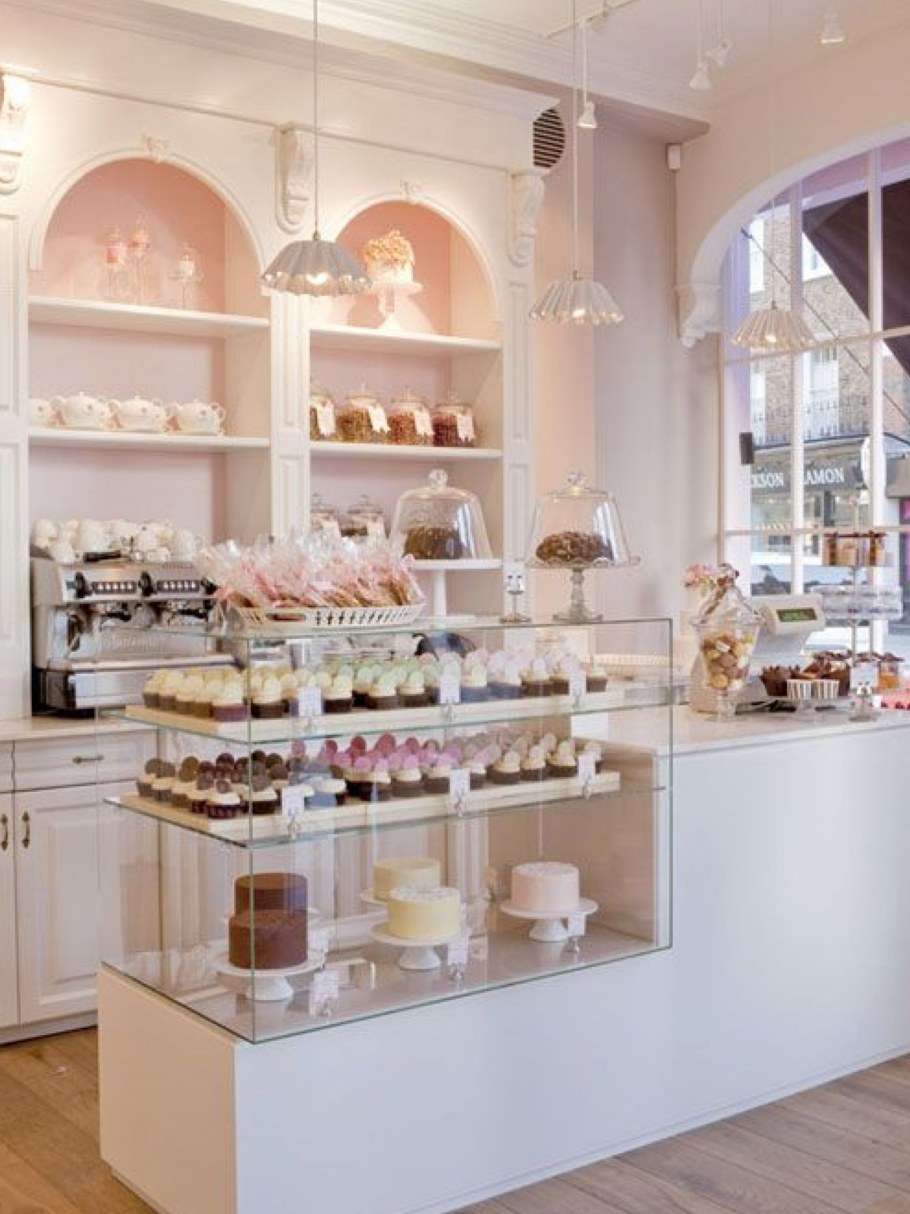 Кондитерская в светлых тонах