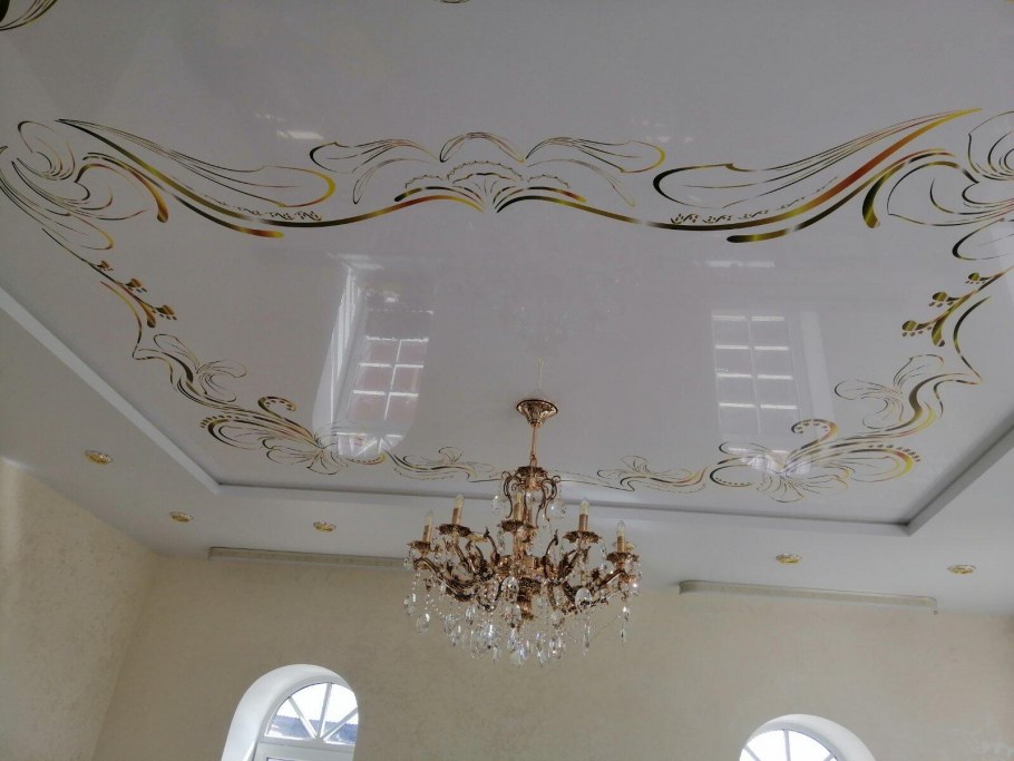 Пленочные натяжные потолки