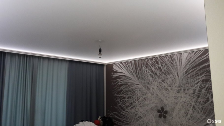 Натяжные потолки фон