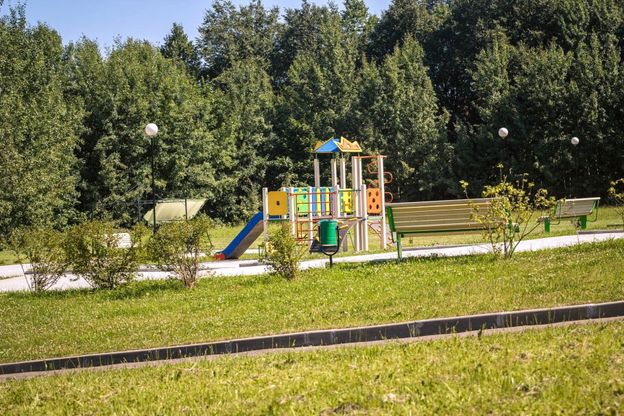 Бассейн посёлок Юрьев сад