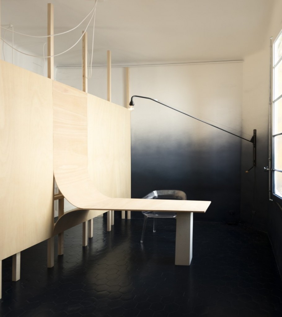 Покраска стен с переходом от темного к светлому