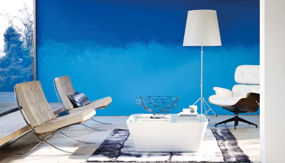 Градиентная стена в интерьере