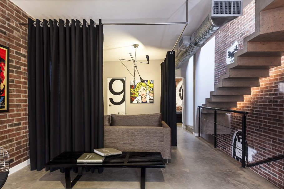 Разделение комнаты шторкой