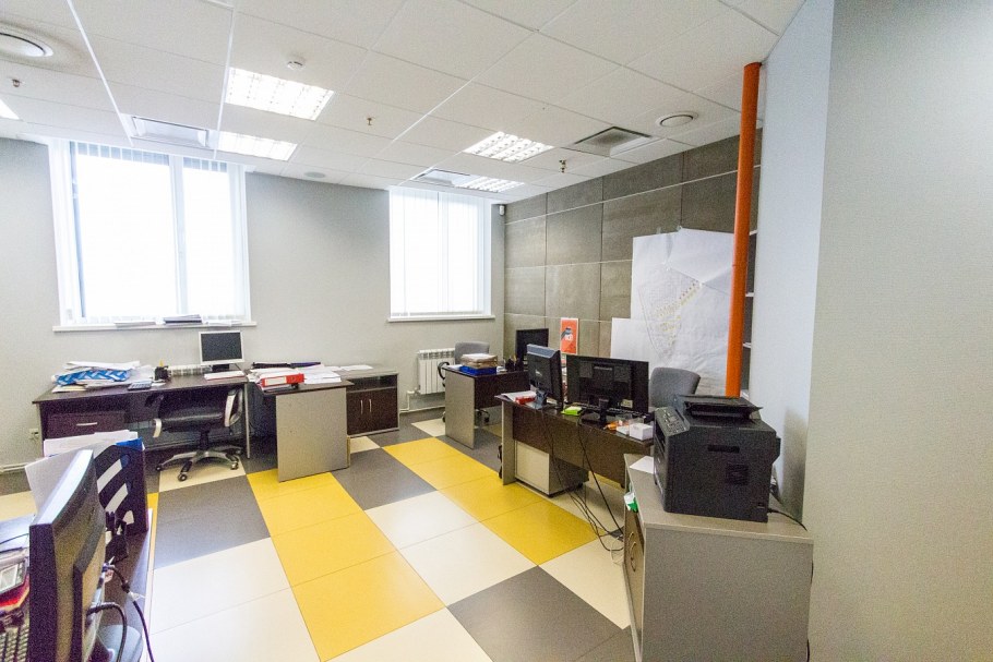 Биокамин с девушкой