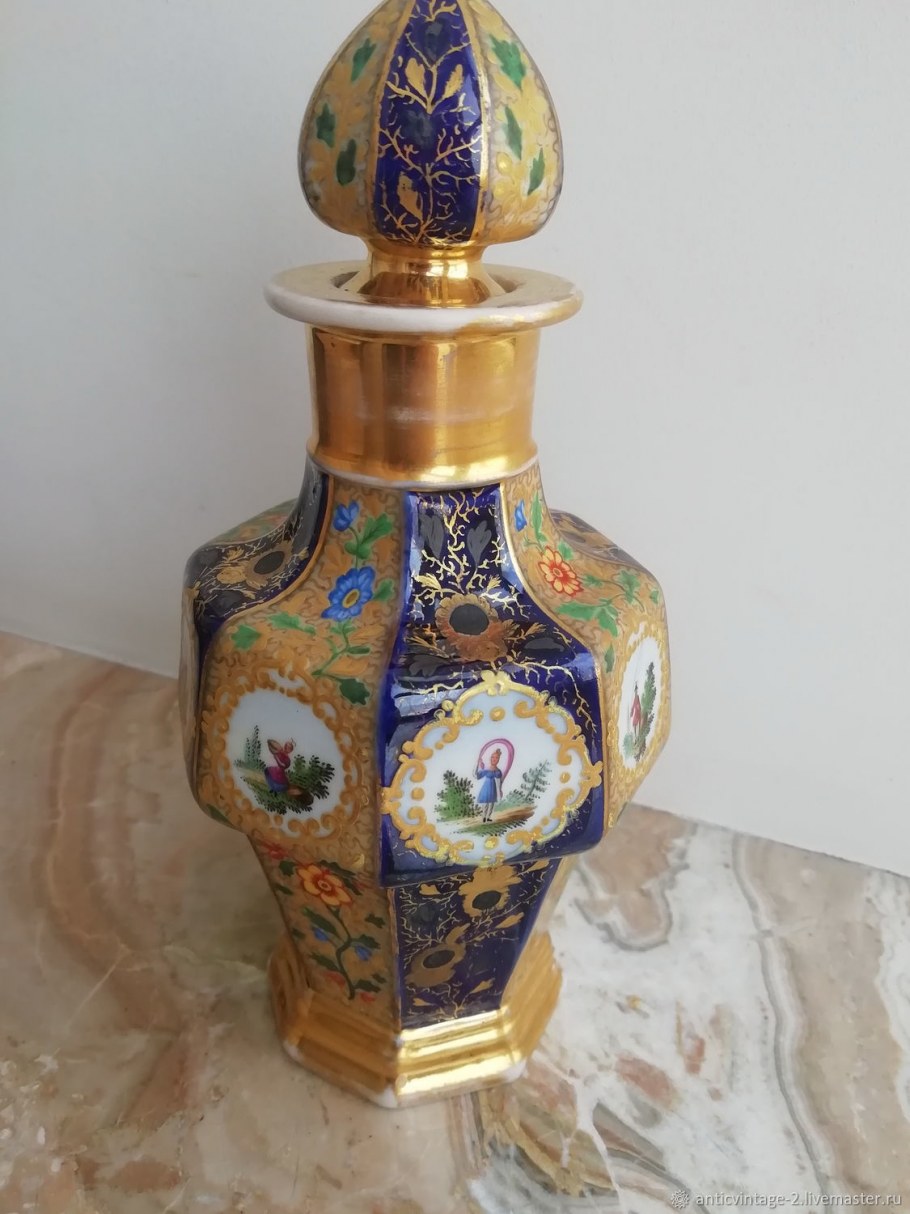 Лепнина с позолотой