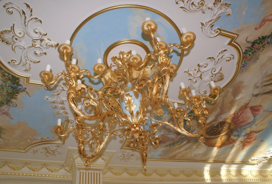 Золочение лепнины сусальным золотом