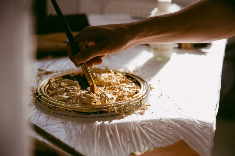 Позолоченная лепнина