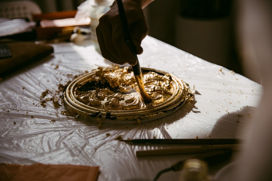 Фасады из сусального золота