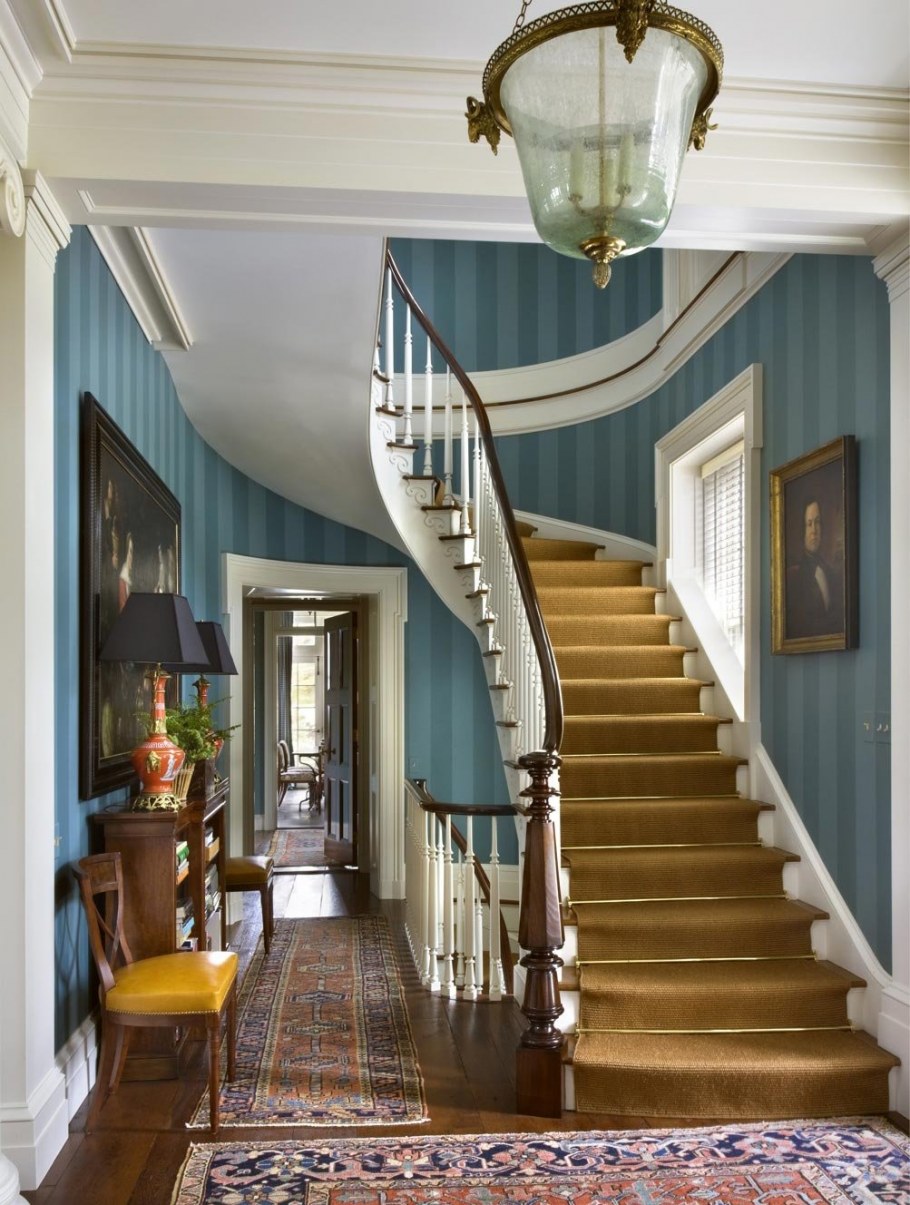 Лестница в классическом стиле
