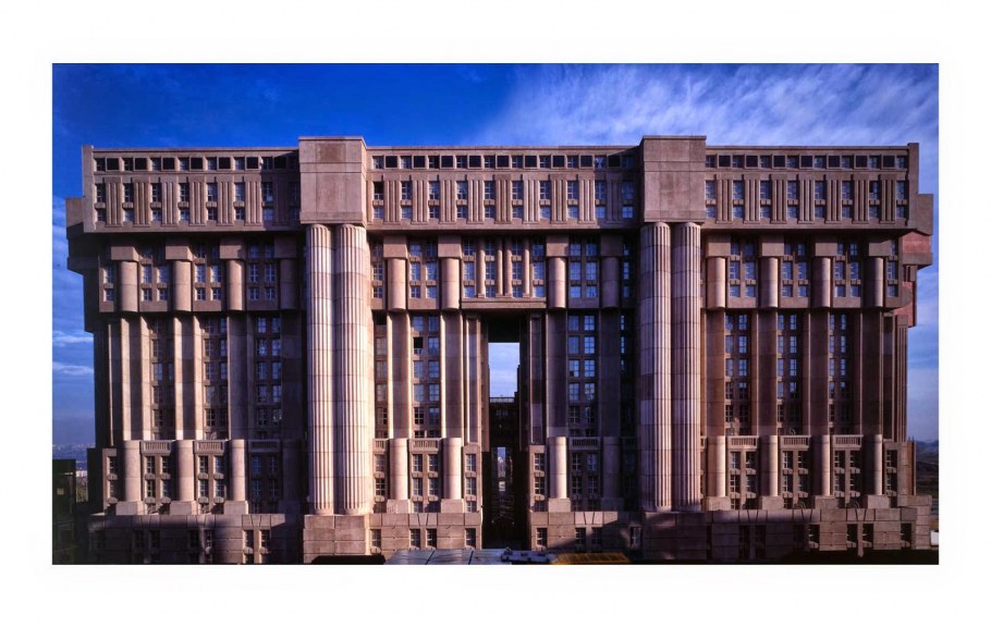 Дворец Абраксас в Марн-ла-Валле