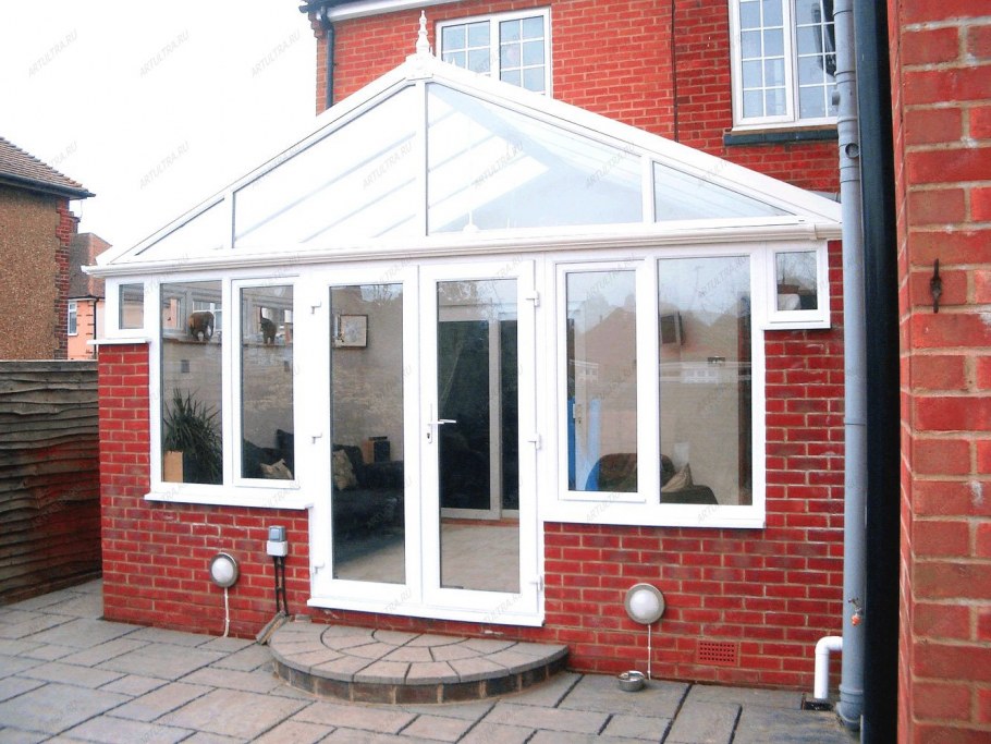 Остекленное крыльцо