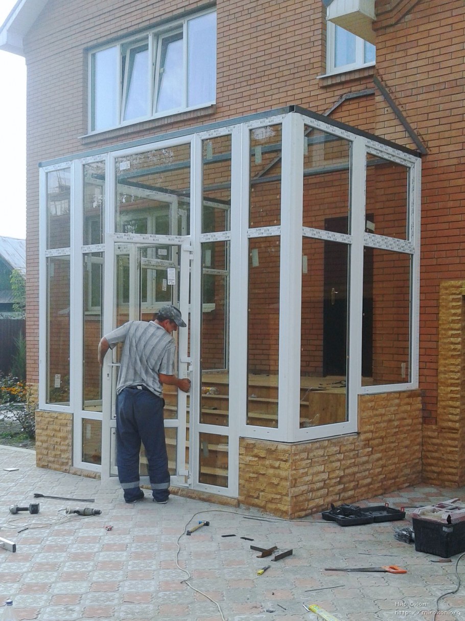 Пристройка тамбура к дому