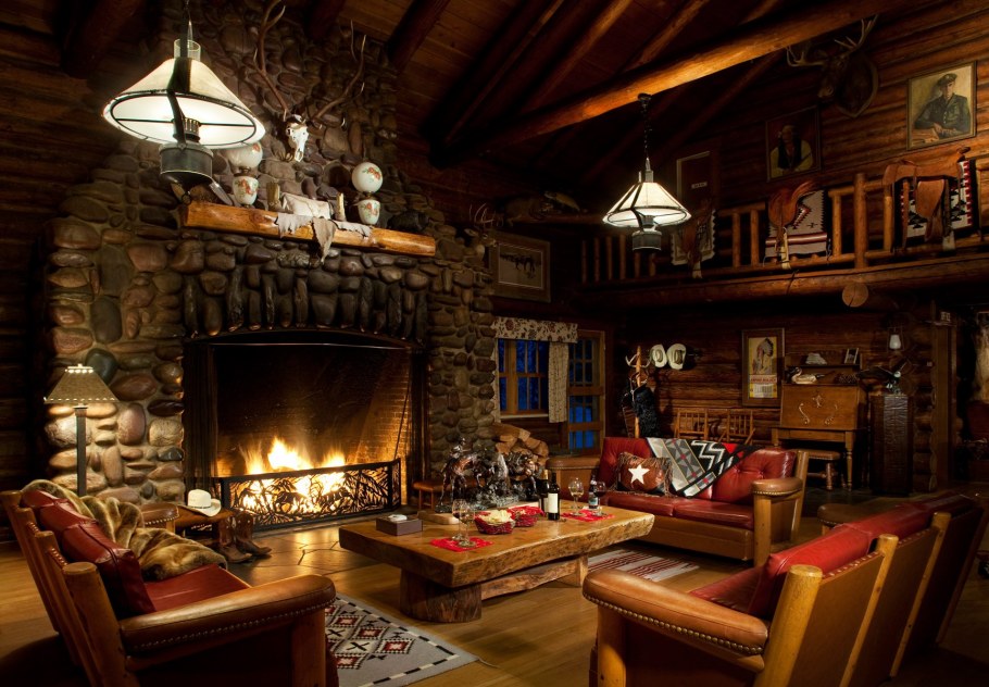 Уютный домик с камином