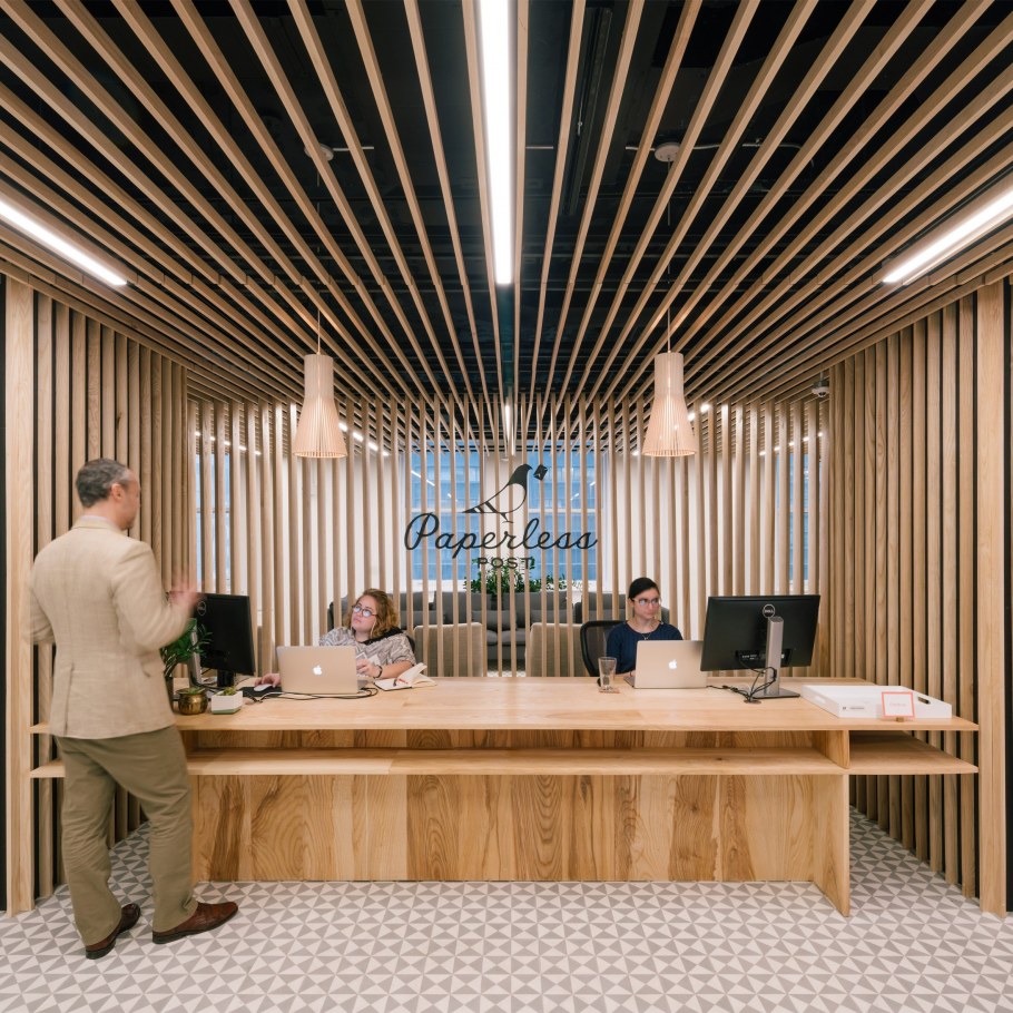 Рейки в интерьере офиса