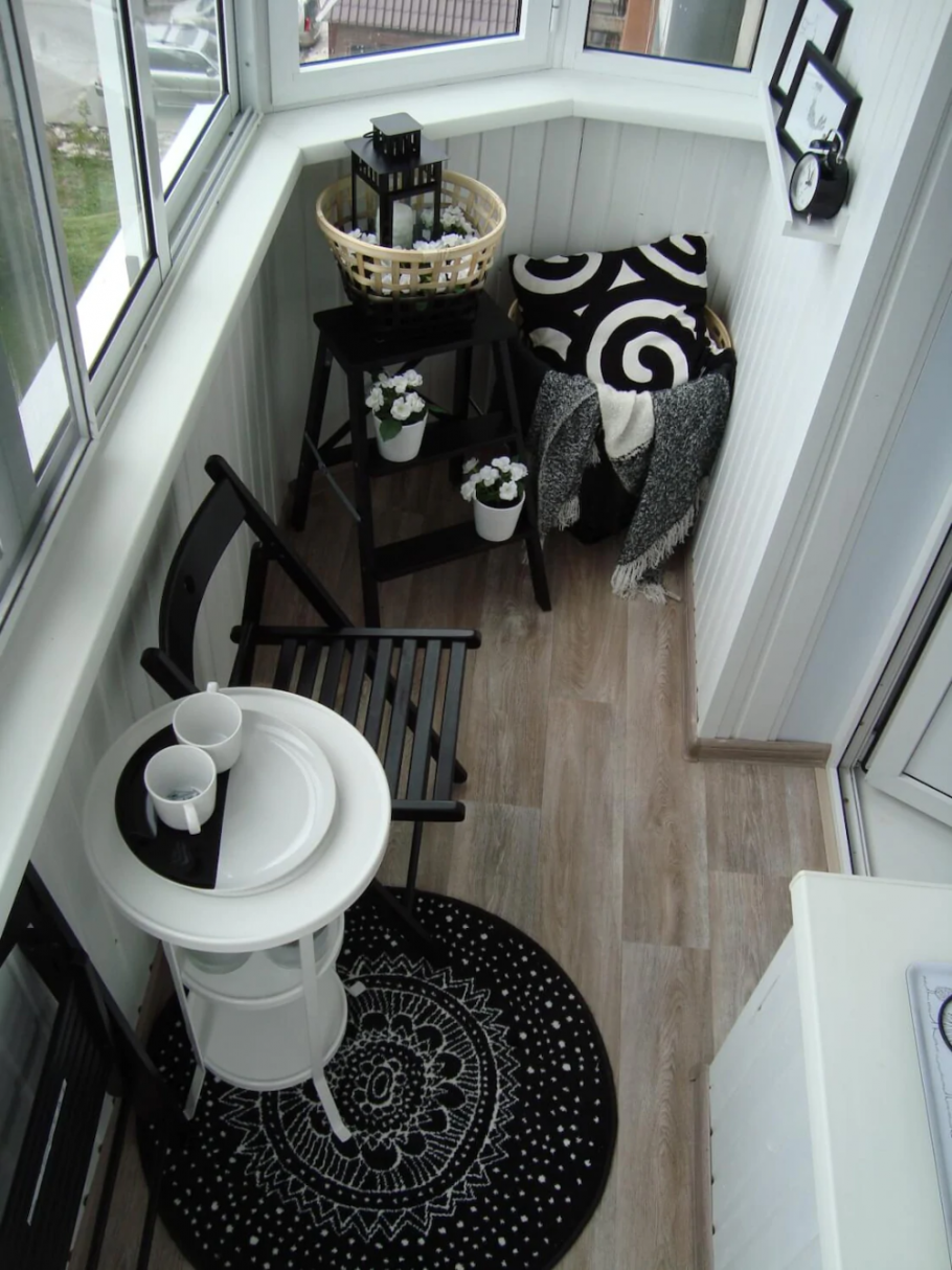 Балкон из ламината