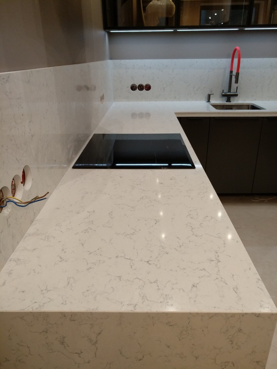 Толщина столешницы из кварцевого агломерата 40