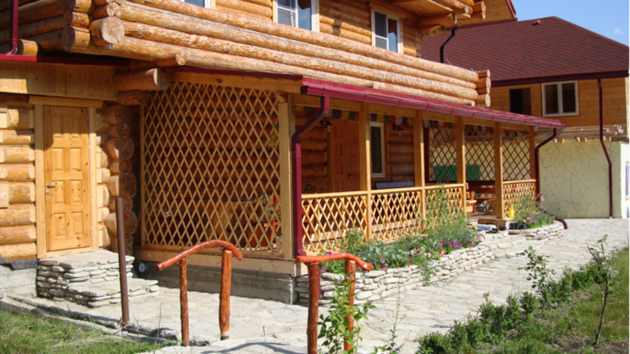 Веранда из дерева пристроенная к дому