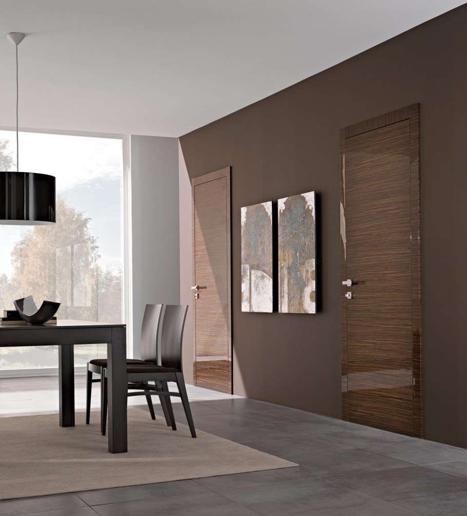 Высокие двери в интерьере