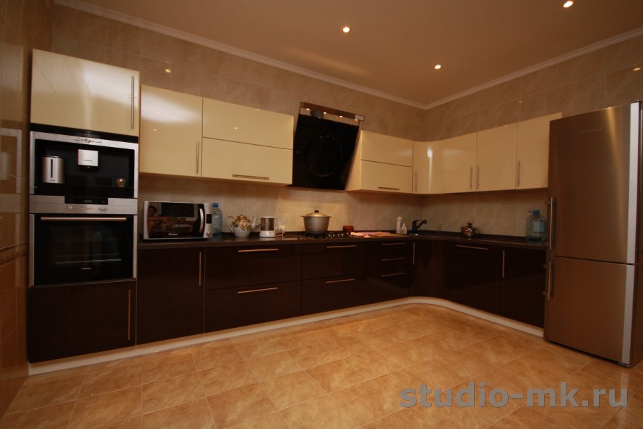 Кухня низ шоколад верх бежевый